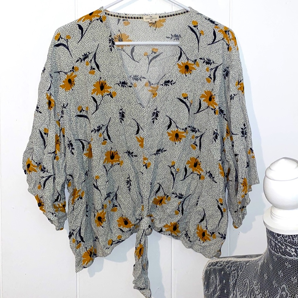 Mason & Belle Yellow Black & White knotted Crop V neck BoHo